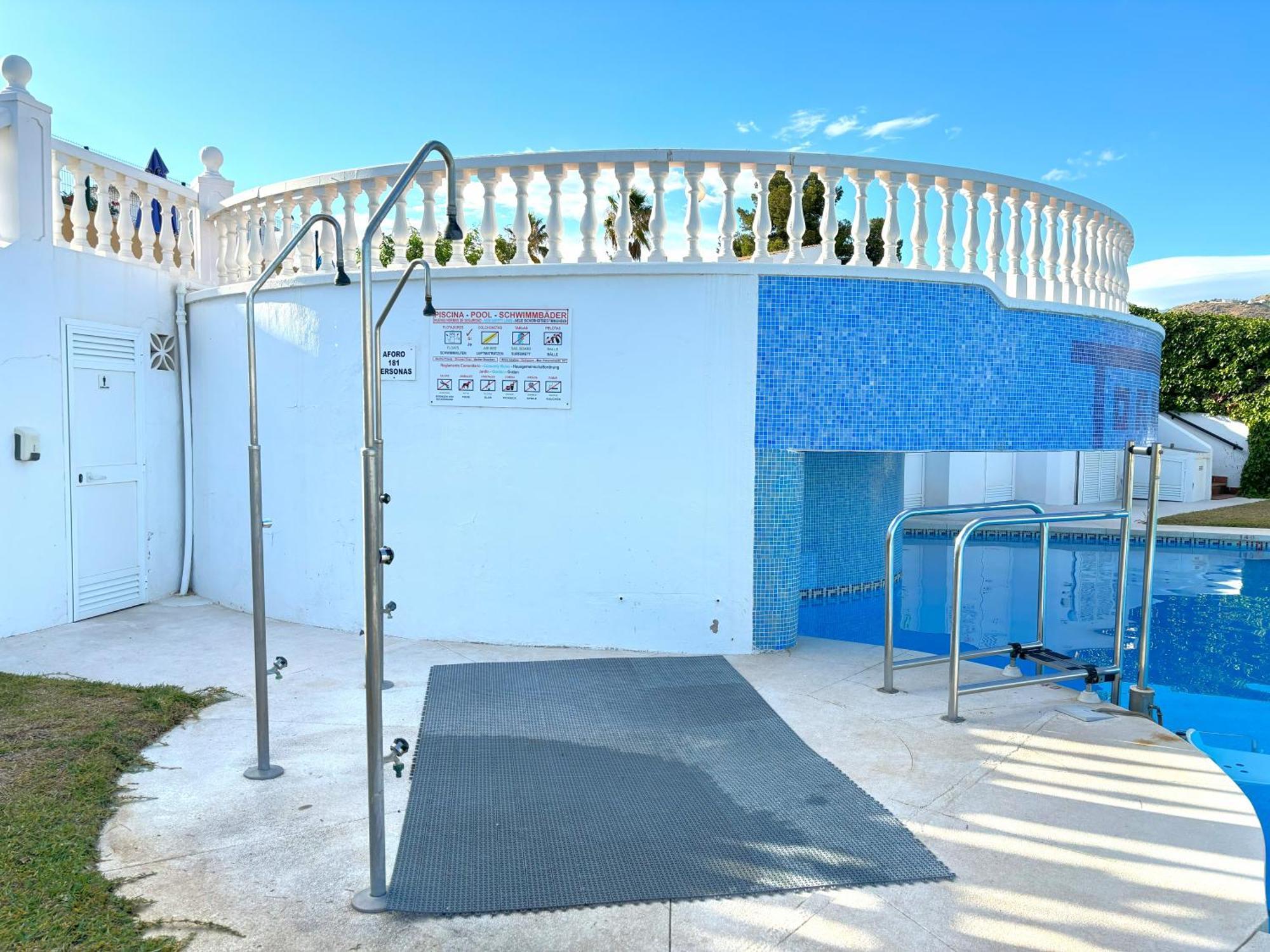 Evans Realty Bb Adosado & Piscina & Tenis & Jardines Vakantiehuis