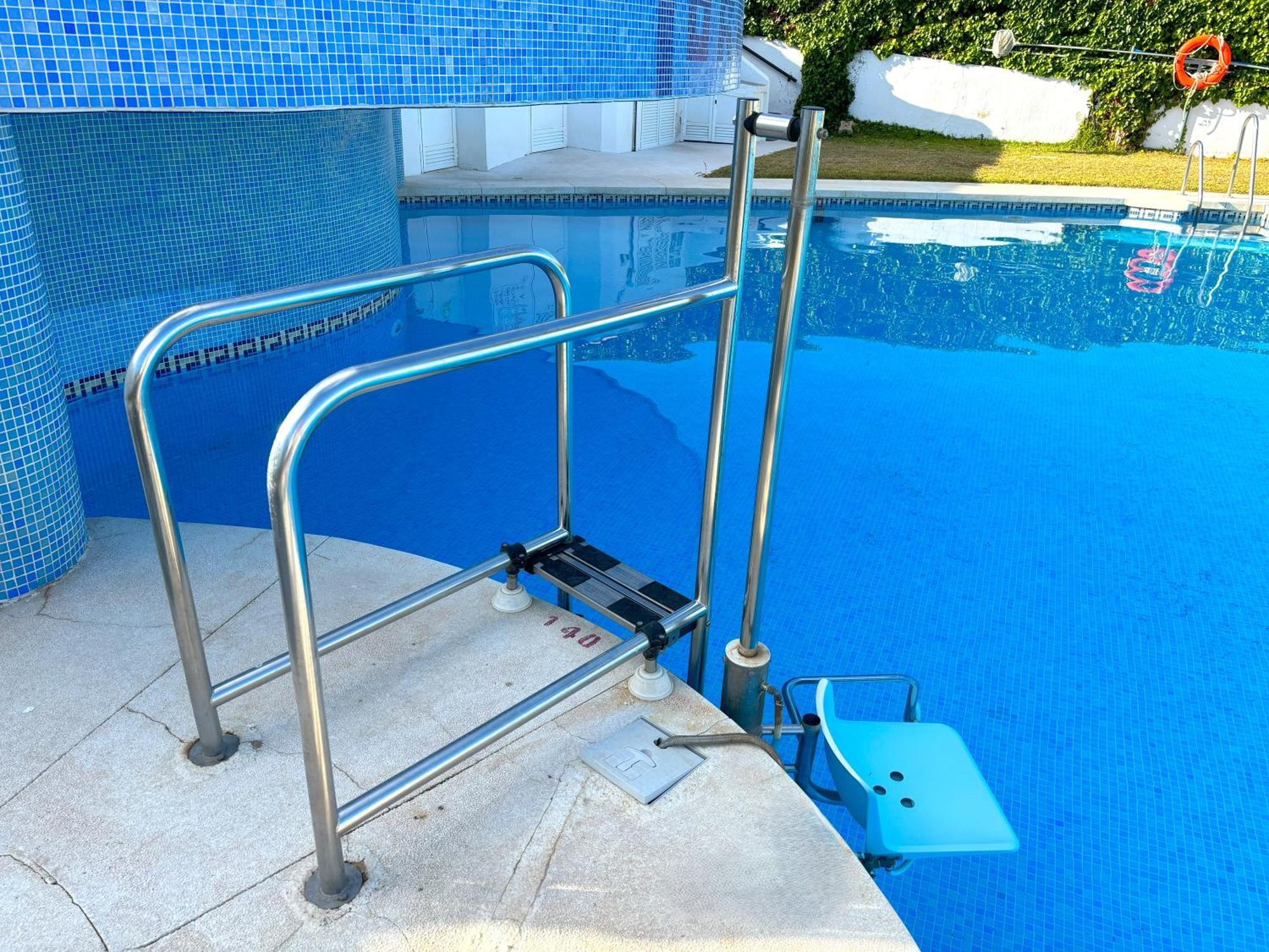 Evans Realty Bb Adosado & Piscina & Tenis & Jardines Holiday home *