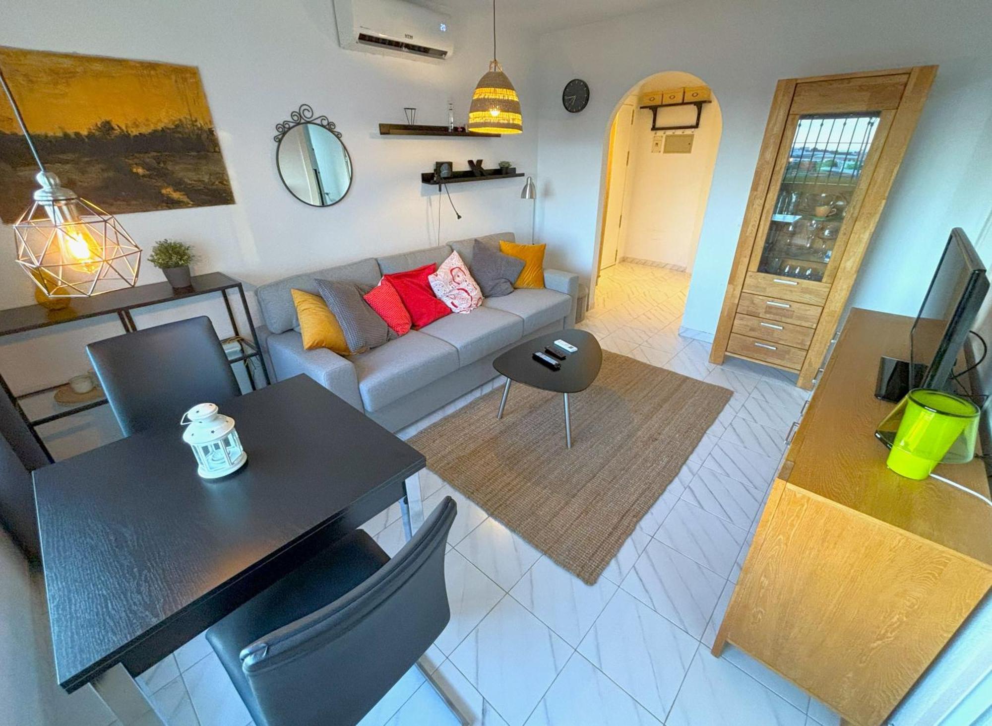 Evans Realty Bb Adosado & Piscina & Tenis & Jardines Holiday home Torrox